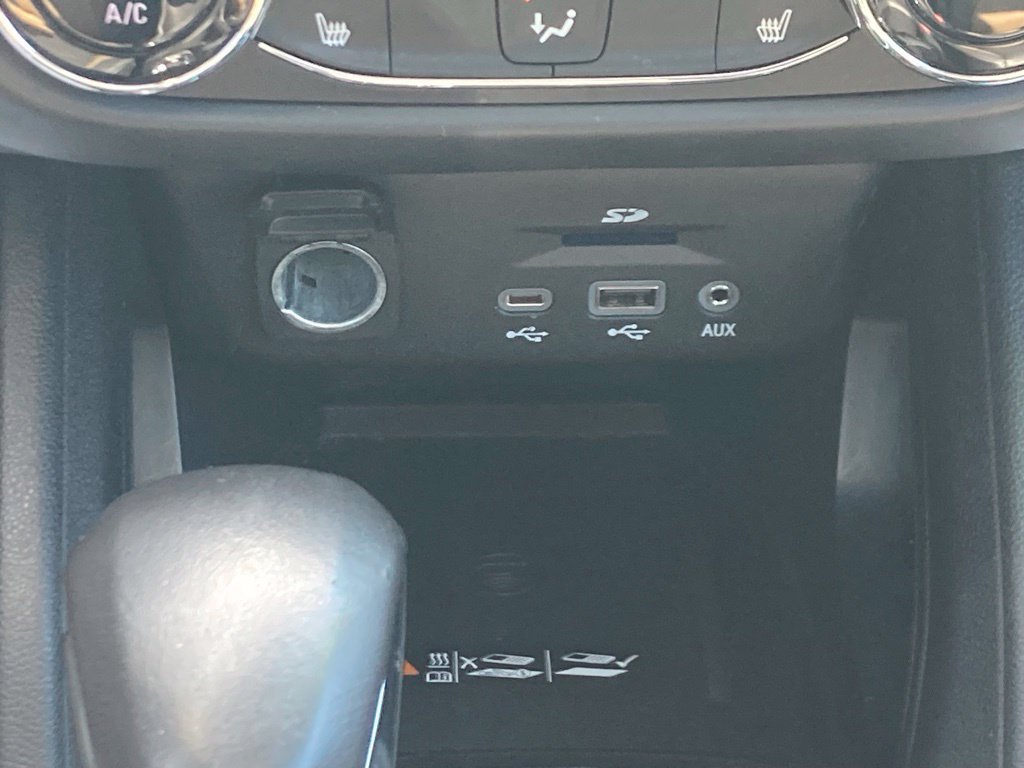 Used 2021 Chevrolet TrailBlazer ACTIV w/ Sun and Liftgate Package AWD/4WD image 17