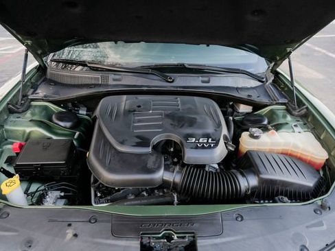 Used 2020 Dodge Charger SXT w/ Blacktop Package image 25