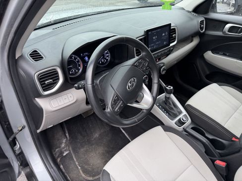 Used 2021 Hyundai Venue SEL image 13