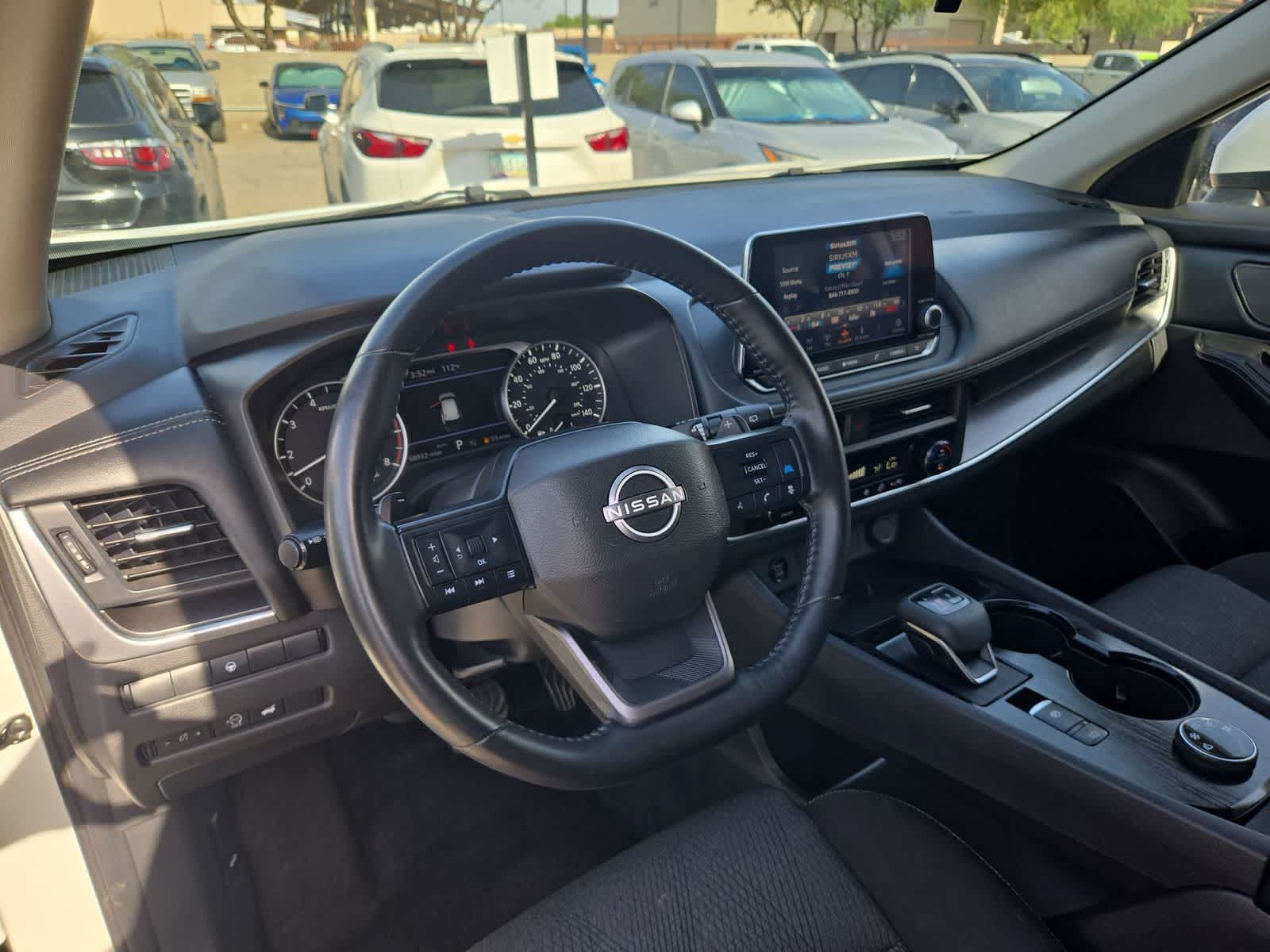 Used 2025 Nissan Rogue SV AWD/4WD image 10