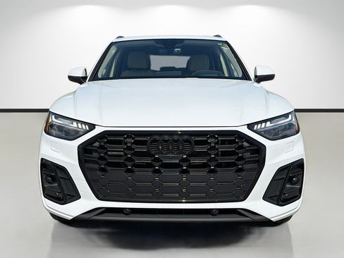 Used 2023 Audi Q5 e Prestige w/ Prestige Package AWD/4WD image 8
