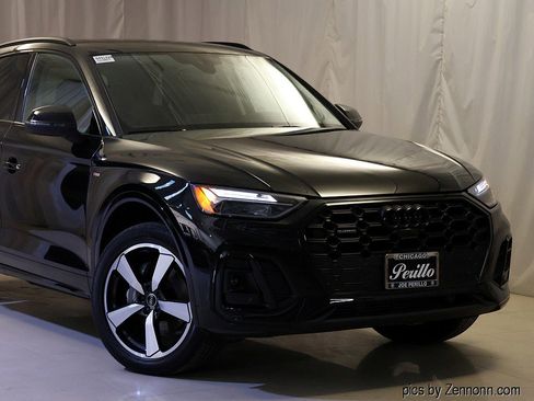 Used 2023 Audi Q5 2.0T Premium Plus w/ Premium Plus Package AWD/4WD image 2