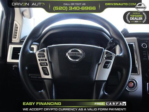 Used 2019 Nissan Titan SV image 9