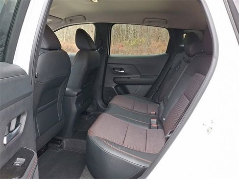 Used 2025 Nissan Kicks SR image 11