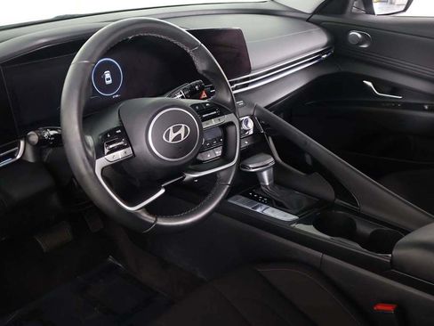 Used 2025 Hyundai Elantra SEL FWD image 26
