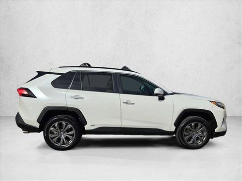 Used 2022 Toyota RAV4 Limited image 4