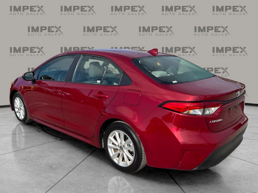 Used 2025 Toyota Corolla LE w/ LE Premium Package FWD image 3