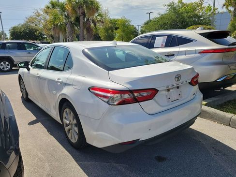 Used 2019 Toyota Camry LE FWD image 4