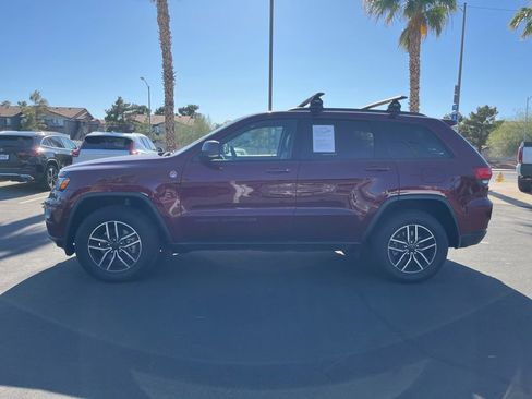 Used 2019 Jeep Grand Cherokee Trailhawk AWD/4WD image 4