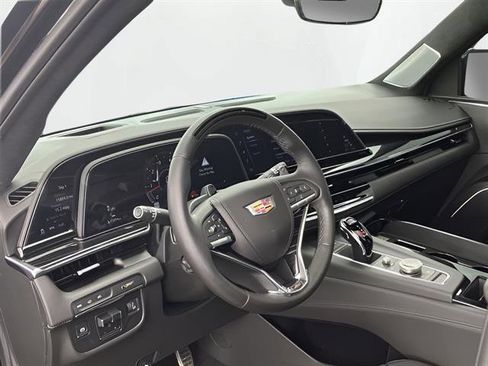 Certified 2024 Cadillac Escalade ESV V w/ Heavy-Duty Trailer Package image 12