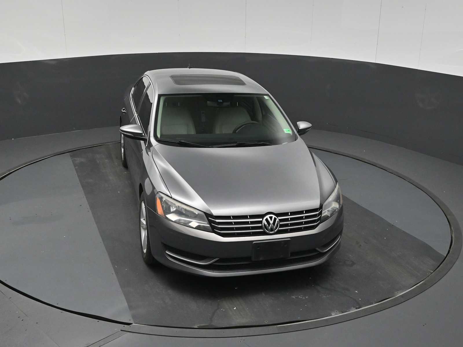 Used 2012 Volkswagen Passat TDI SE FWD image 19