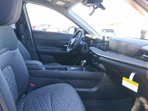 New 2026 Nissan Kicks SV image 4