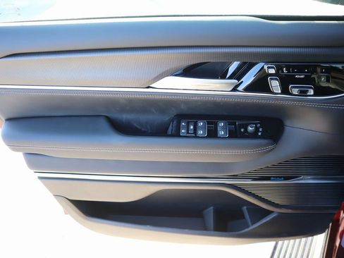 New 2026 Jeep Grand Wagoneer Summit w/ Premium Group III image 18