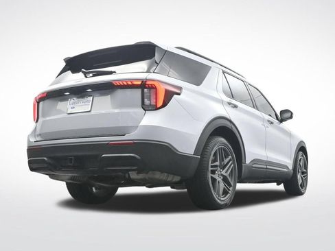 Certified 2026 Ford Explorer ST-Line w/ ST-Line Street Pack RWD image 35
