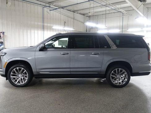 New 2026 Cadillac Escalade ESV Luxury image 4