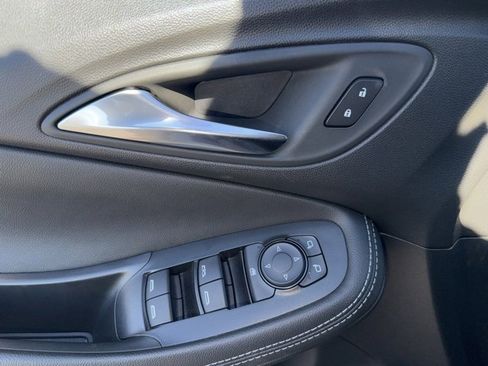 Used 2025 Buick Encore GX Preferred image 28