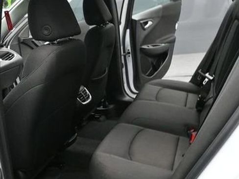 Used 2024 Chevrolet Malibu LT FWD image 15