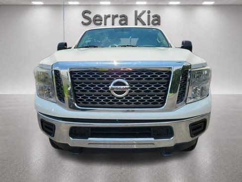 Used 2018 Nissan Titan SV RWD image 9