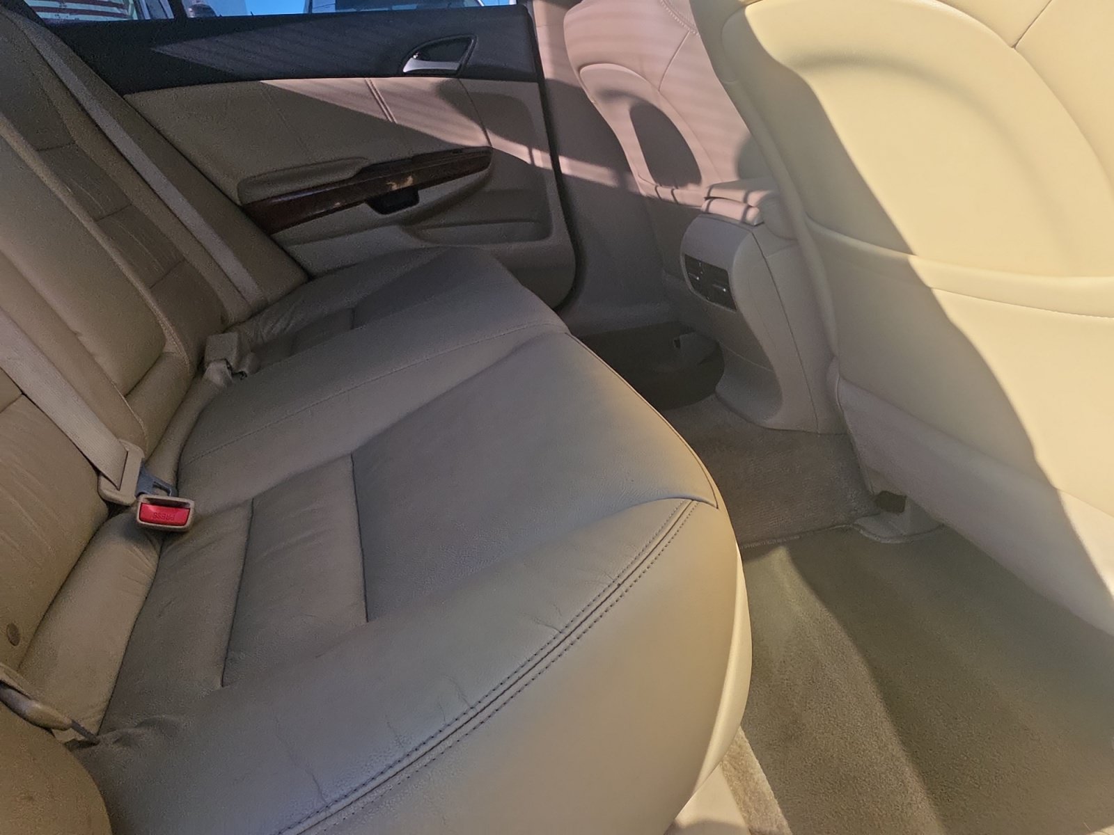 Used 2011 Honda Accord EX-L image 28