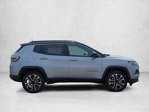 Used 2024 Jeep Compass Limited AWD/4WD image 4