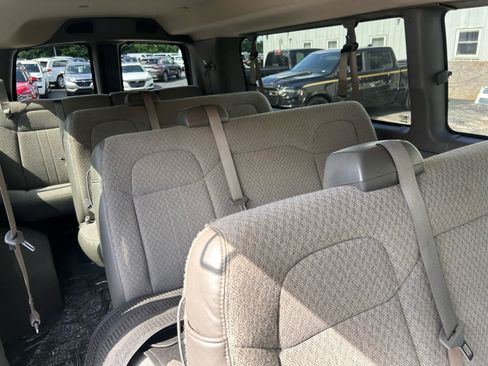 Used 2017 Chevrolet Express 3500 LT w/ LT Preferred Equipment Group RWD image 20