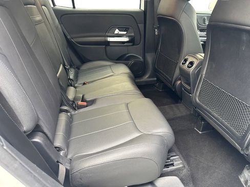 Used 2025 Mercedes-Benz GLB 250 4MATIC image 38