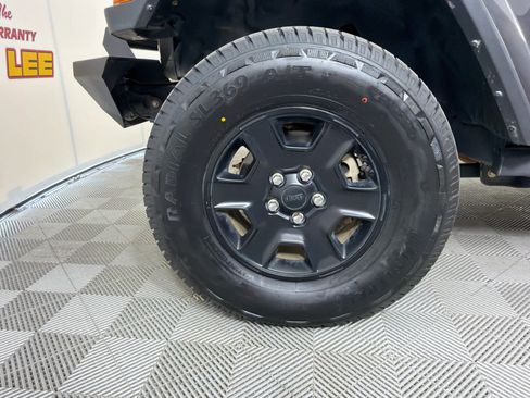 Used 2021 Jeep Gladiator Overland w/ Popular Equipment Package AWD/4WD image 10