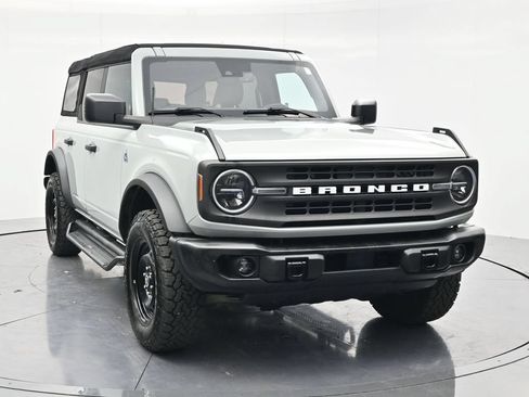 Used 2023 Ford Bronco Black Diamond AWD/4WD image 3