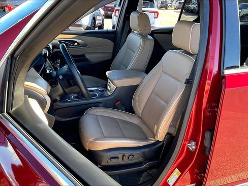 Used 2023 Chevrolet Traverse Premier w/ LPO, Floor Liner Package image 7