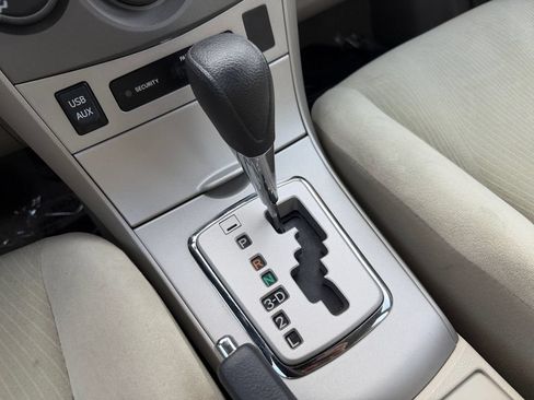 Used 2012 Toyota Corolla LE FWD image 24