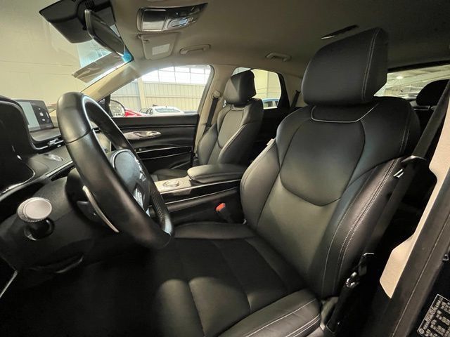 Used 2025 Genesis GV70 2.5T AWD/4WD image 21