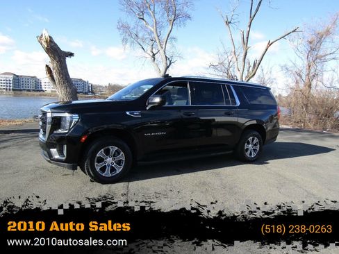 Used 2022 GMC Yukon XL SLE image 1