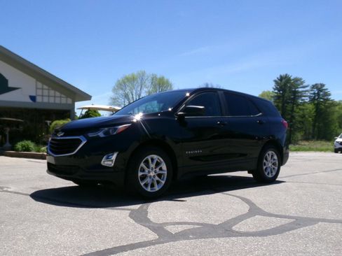 Used 2021 Chevrolet Equinox LS FWD image 4