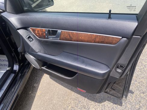 Used 2013 Mercedes-Benz C 300 Sport image 21