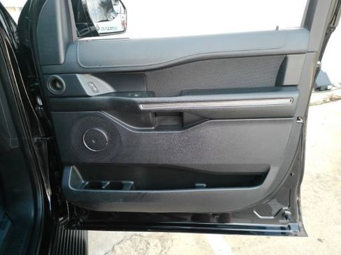 Used 2019 Ford Expedition Max XLT image 19