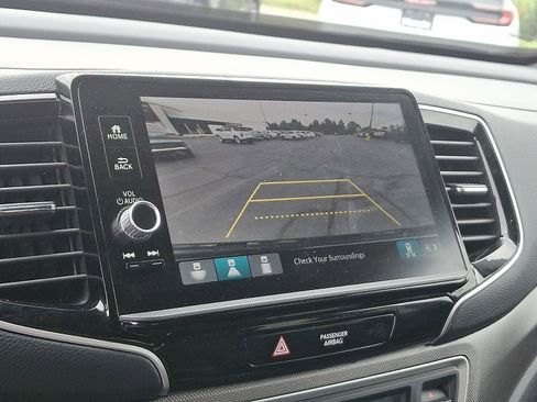 Used 2025 Honda Ridgeline Sport image 17