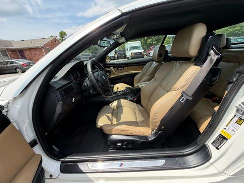 Used 2011 BMW M3 Convertible RWD image 18