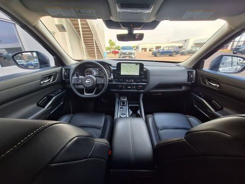 Certified 2024 Nissan Pathfinder SL AWD/4WD image 12