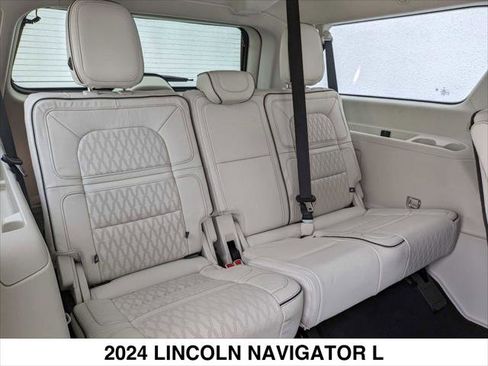 Used 2024 Lincoln Navigator L Black Label image 31