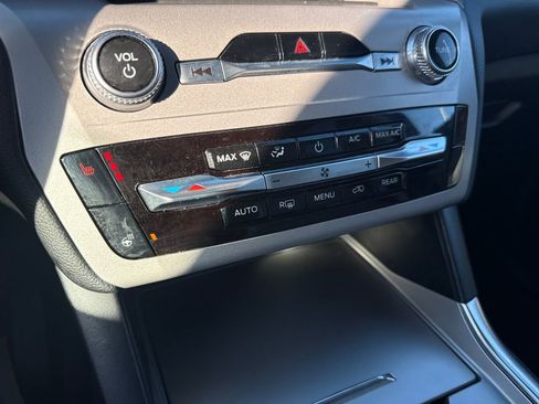 Used 2023 Ford Explorer XLT w/ Equipment Group 202A image 38