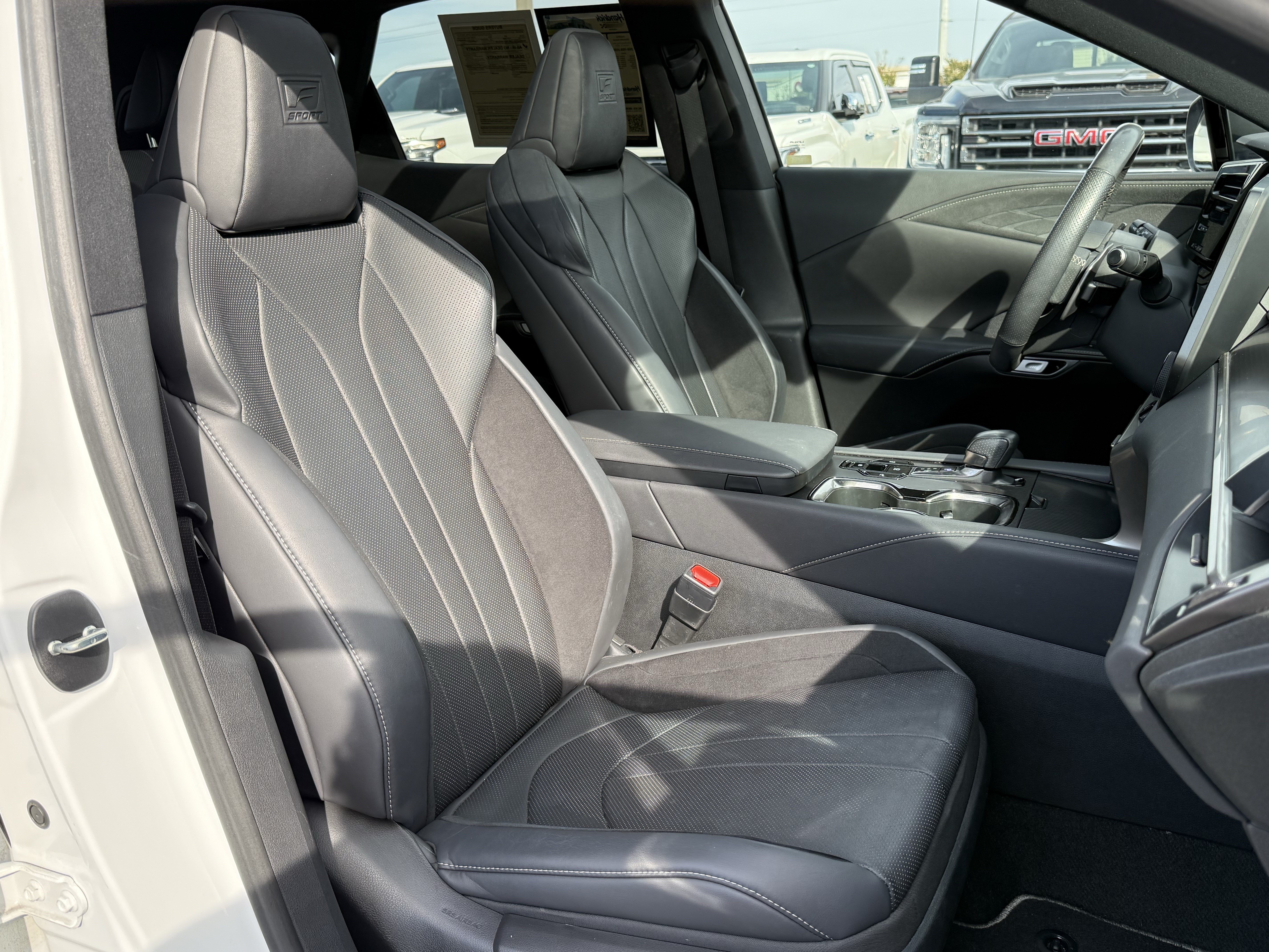 Used 2024 Lexus RX 500h F Sport w/ Convenience Package AWD/4WD image 34