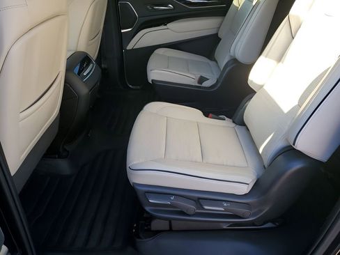 Certified 2023 Cadillac Escalade ESV Sport w/ Touring Package image 19