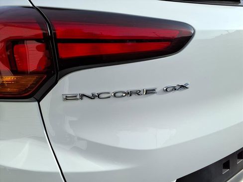 Certified 2021 Buick Encore GX Preferred image 17