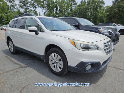 Used 2015 Subaru Outback 2.5i Premium AWD/4WD image 5