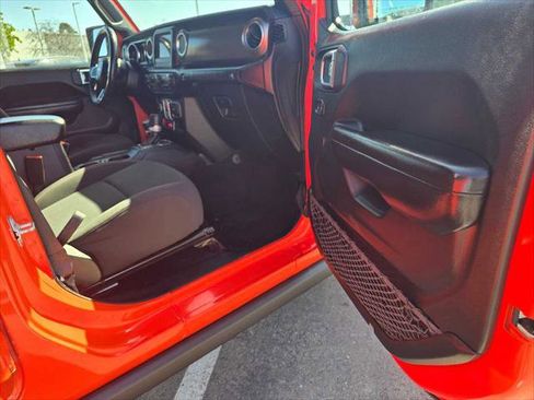 Used 2019 Jeep Wrangler Unlimited Rubicon AWD/4WD image 10
