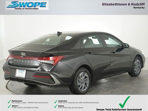 New 2026 Hyundai Elantra Hybrid FWD image 3