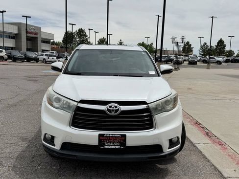 Used 2016 Toyota Highlander XLE AWD/4WD image 3