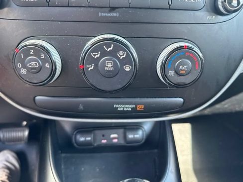 Used 2018 Kia Soul FWD image 19