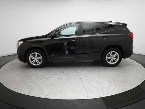 Used 2021 GMC Terrain SLE w/ LPO, Floor Liner Package FWD image 23