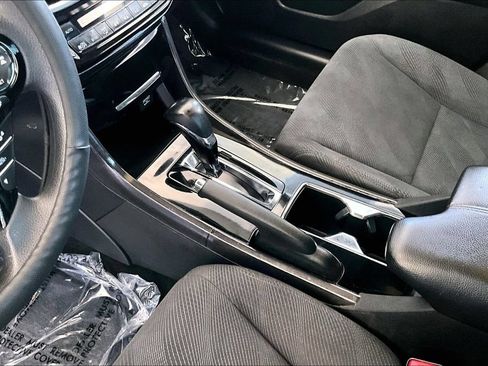 Used 2017 Honda Accord EX image 18